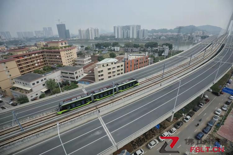 有軌電車跑上橋，禪桂中心連三山，東平水道特大橋通車